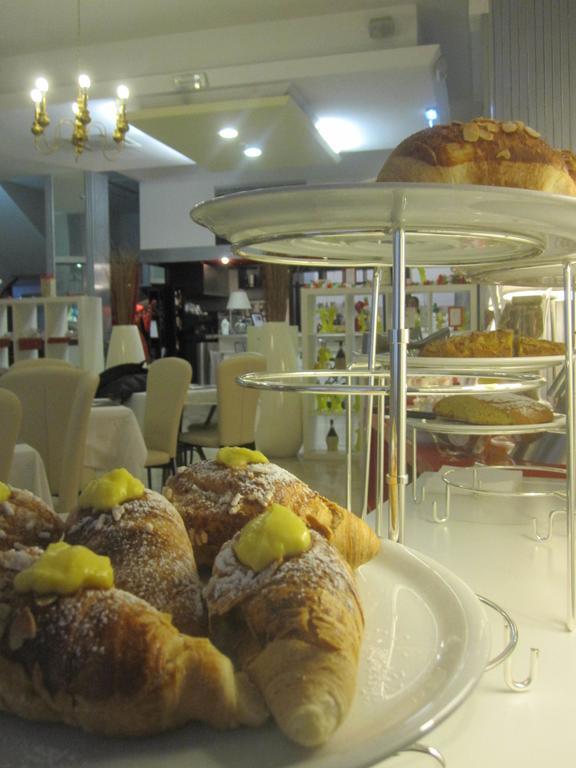 Hotel La Perla Rimini Zewnętrze zdjęcie